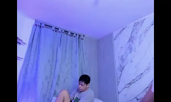 RaiderandRoxie1 online show from February 26, 11:04 pm