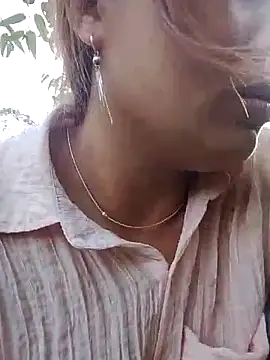 bany-lee online show from March 2, 9:16 am