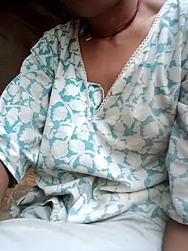 Desi Couple P online show from May 15, 11:07 pm