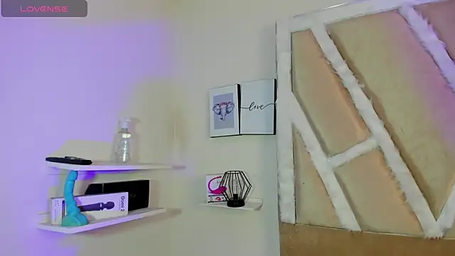 Chhloe69 online show from February 13, 10:44 pm