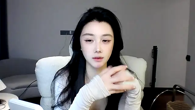 MedeLineayr online show from April 12, 1:58 pm