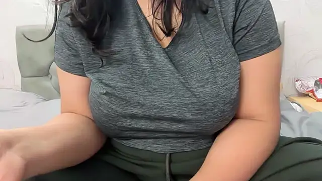 hugeindiantitties online show from March 12, 6:43 pm