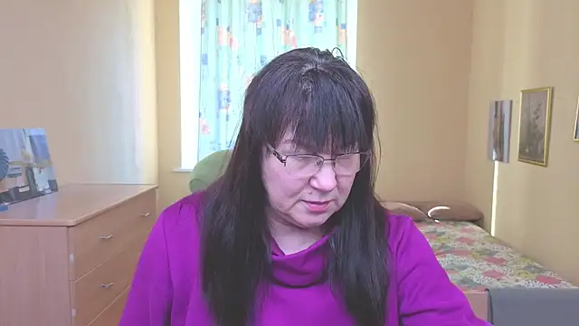 Snapshot of Tori_Twirl chatting on February 23, 8:14 am Tori Twirl online show from February 23, 8:14 am