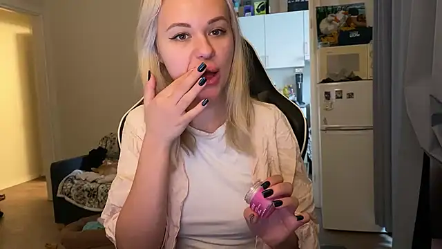 Leylia Lily online show from March 9, 10:40 am