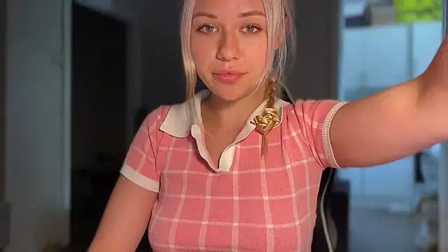 Leylia Lily online show from May 20, 2:25 pm