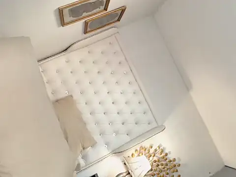 camillejoson online show from March 28, 3:50 am