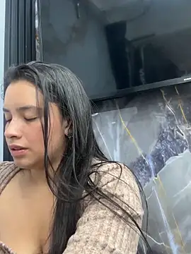 Miss Bella Flame online show from April 16, 8:19 pm