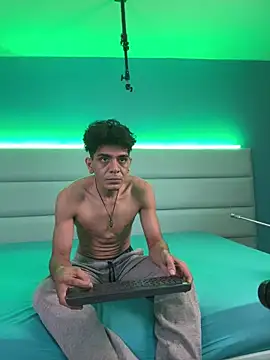 abrilandjulian online show from February 19, 12:26 pm