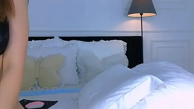 EmmaLima online show from March 31, 1:49 am