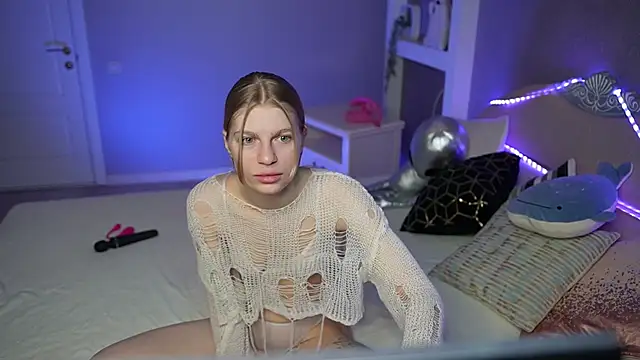 AlisMil online show from February 18, 11:20 am