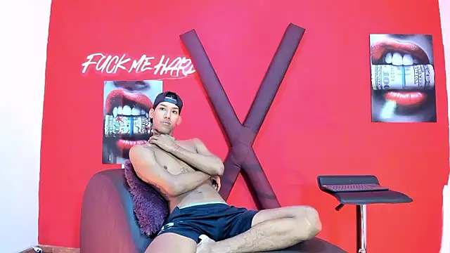 GREEN BOYS online show from February 21, 7:42 am