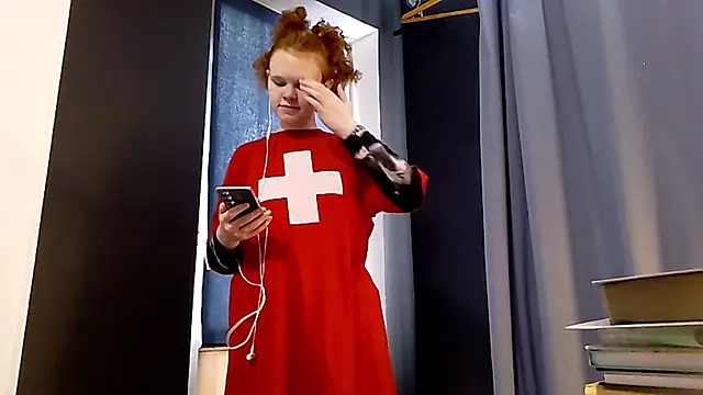 CurlaPettyBom online show from February 22, 8:26 am