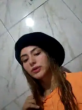 Larinhacat online show from March 2, 3:50 am