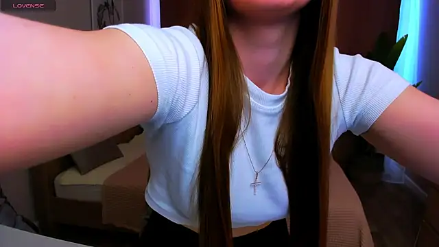 Maddy Wood  online show from March 27, 2:51 pm