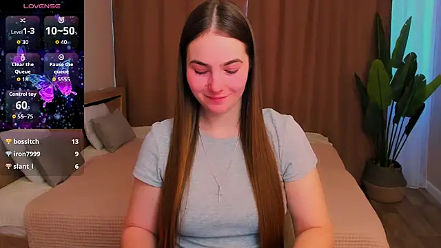 Maddy Wood  online show from March 1, 12:16 pm