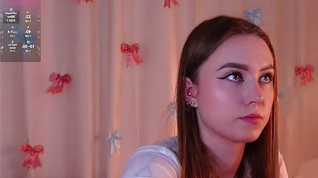 LorileeRuetz online show from April 12, 3:37 pm