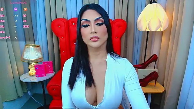 Laureen Hilton online show from July 16, 12:10 pm