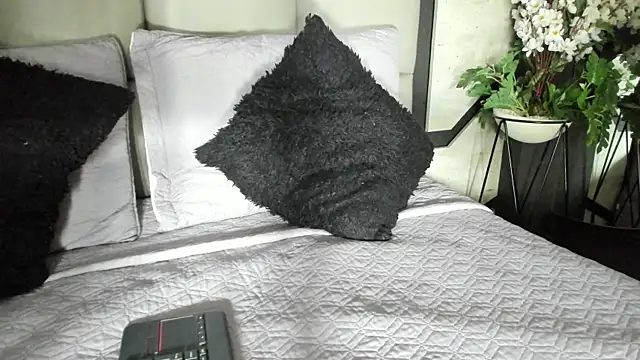 SilkNyx online show from February 20, 1:23 pm