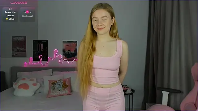 EvaRaee online show from March 17, 4:05 am