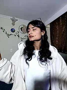 Lili  Clan online show from April 21, 4:25 pm