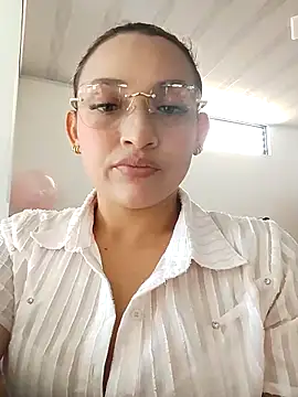 Noxiepetite online show from March 13, 4:08 pm