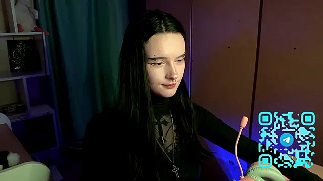 MabelDefina online show from March 29, 12:59 pm