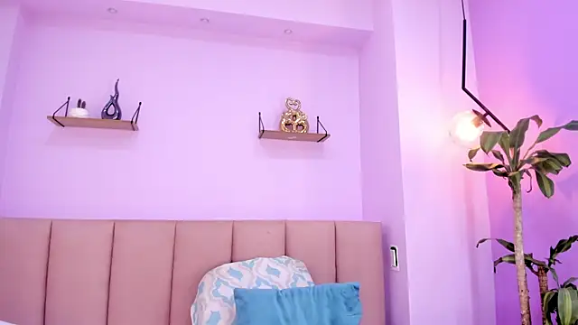 camila scoth online show from April 7, 12:29 pm