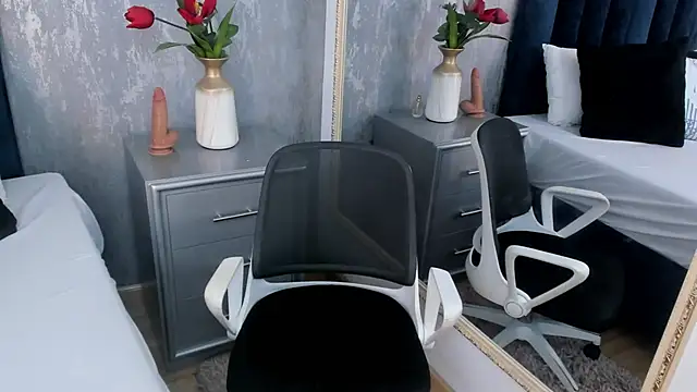 Janna  26 online show from April 15, 9:37 pm