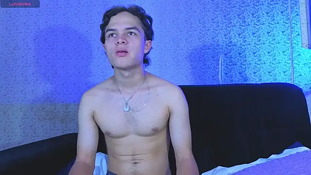 Ebony and boy pm online show from March 2, 10:15 pm