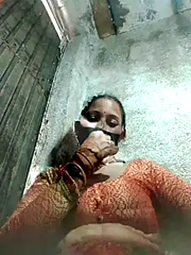 Vidya Balan143 online show from May 10, 4:25 am