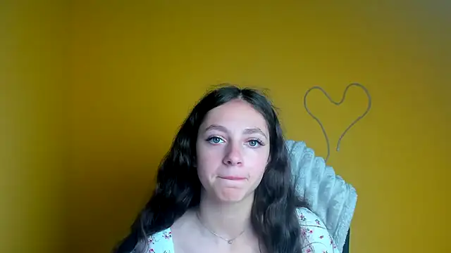 KissMeJulia online show from June 23, 11:52 am