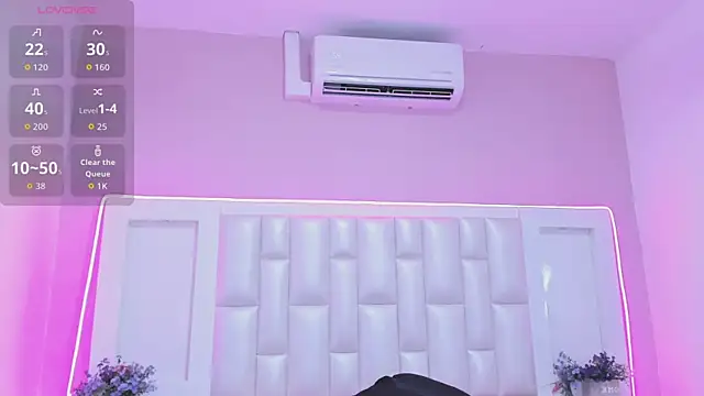 Liia Collins online show from April 7, 5:15 pm