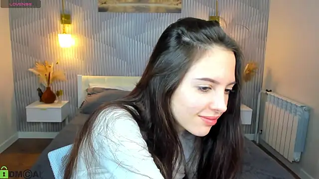 elise robbie online show from April 3, 1:14 am