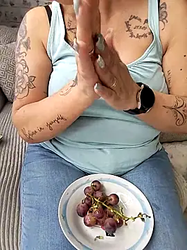 Emma12117 online show from March 11, 10:19 am