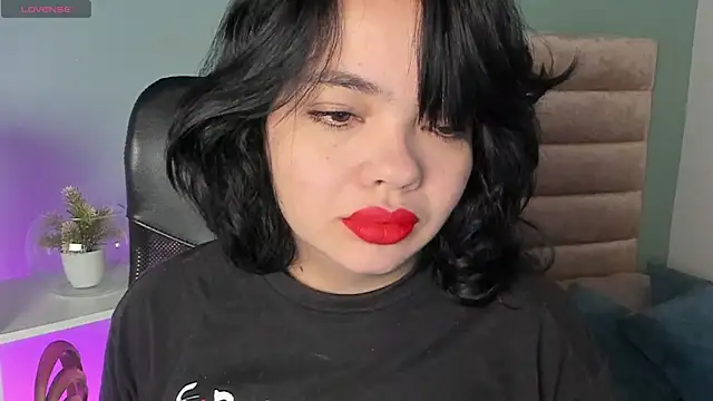 April Swett online show from March 31, 11:54 am