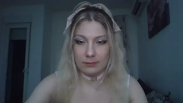 Foxy Bright online show from March 20, 7:30 pm