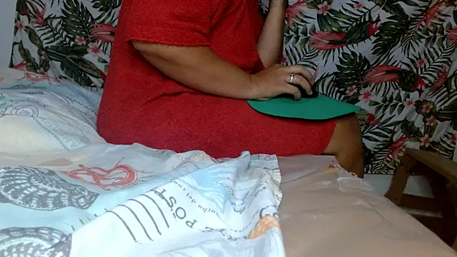 Snapshot of smallvioleta69 chatting on March 2, 6:14 pm smallvioleta69 online show from March 2, 6:14 pm