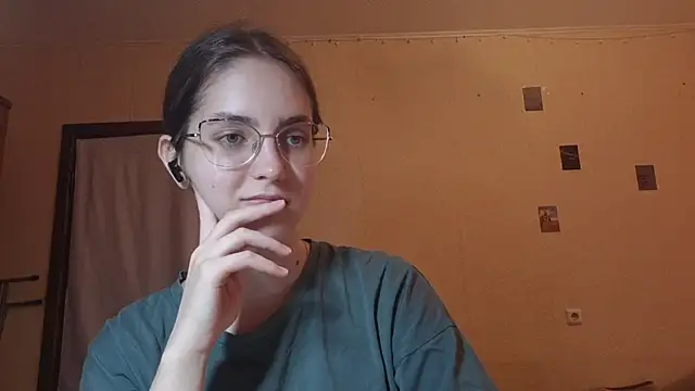 Katelemon online show from July 14, 1:49 pm