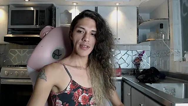 CrisOzzz online show from March 2, 8:48 pm