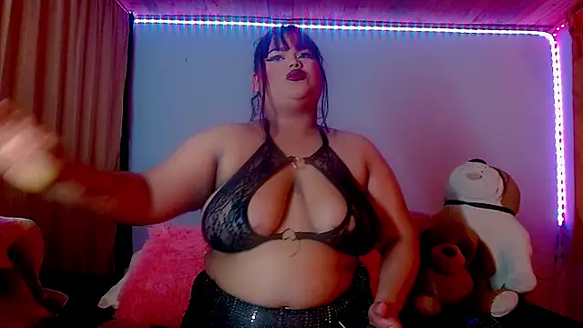 NikollThoms online show from April 7, 3:19 am