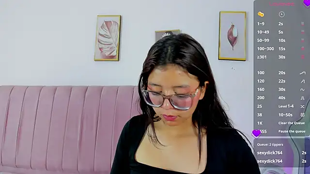 Zoow bluussh online show from March 28, 12:26 pm