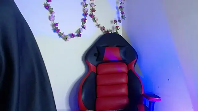 ivonnahills online show from April 1, 12:22 am