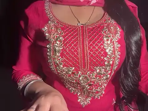 Avneet kaurr1 online show from April 7, 6:37 am