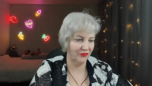 Mary-Leee online show from March 29, 3:11 pm