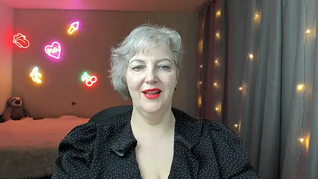 Mary-Leee online show from March 22, 3:29 pm