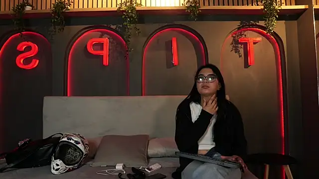 mekari fox online show from June 2, 11:17 pm