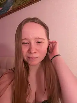 cutefoxieee online show from August 4, 10:05 pm