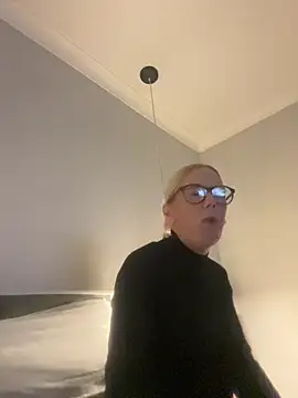 Amelie BlondeXX online show from March 1, 6:51 pm