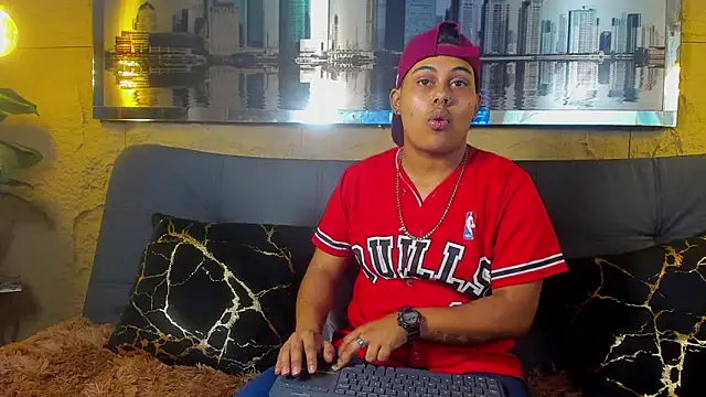 Noha  scott online show from April 17, 3:25 pm