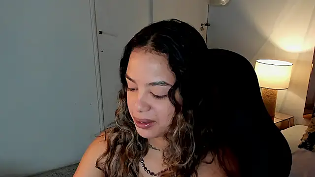 dulce lyraa1 online show from May 30, 6:00 am